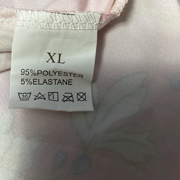 Sleeveless Pink Shirt - Picture 2 of 3